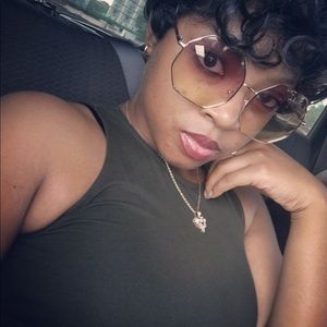 Meet your Posher, Kendra